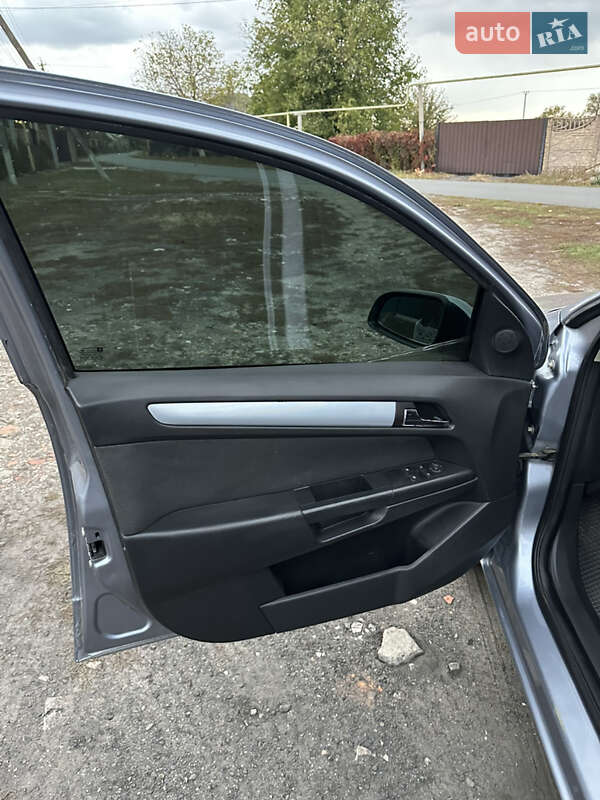 Хетчбек Opel Astra 2005 в Павлограді