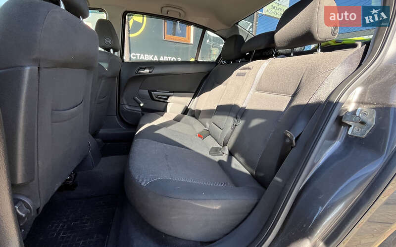 Седан Opel Astra 2008 в Стрые