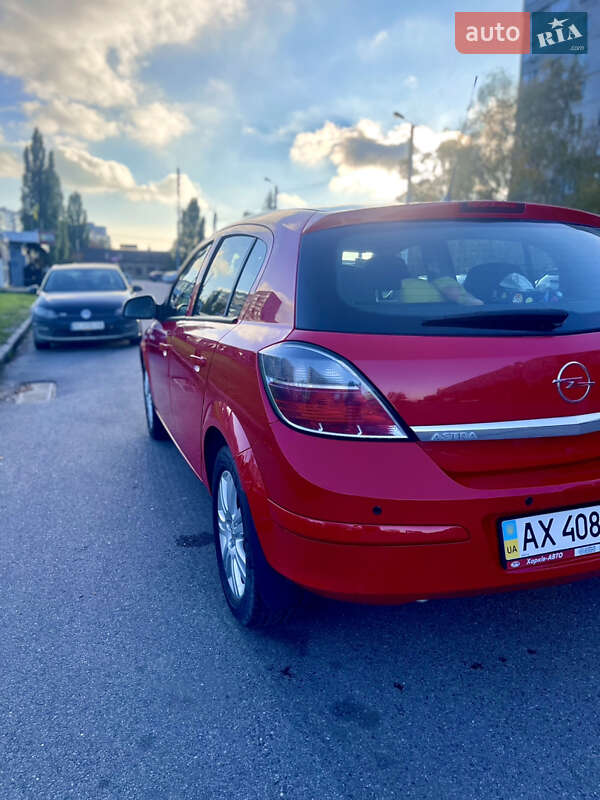 Хэтчбек Opel Astra 2013 в Харькове