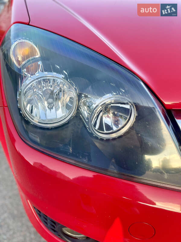 Хэтчбек Opel Astra 2013 в Харькове