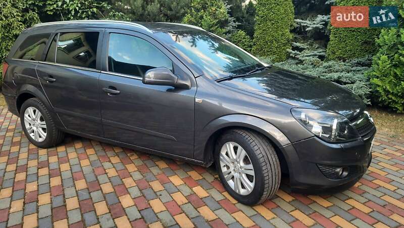 Opel Astra 2010