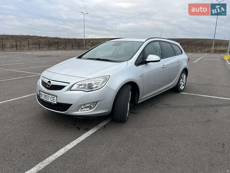 Универсал Opel Astra 2011 в Ровно фото Универсал Opel Astra 2011 в Ровно