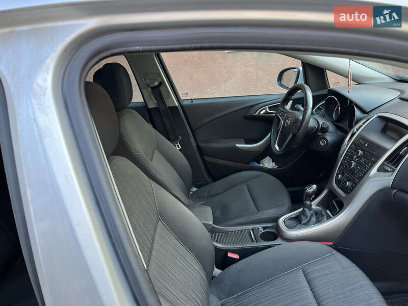 Универсал Opel Astra 2011 в Ровно фото 23 Универсал Opel Astra 2011 в Ровно