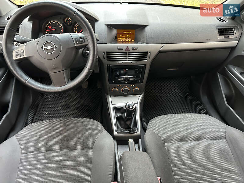 Універсал Opel Astra 2005 в Мені