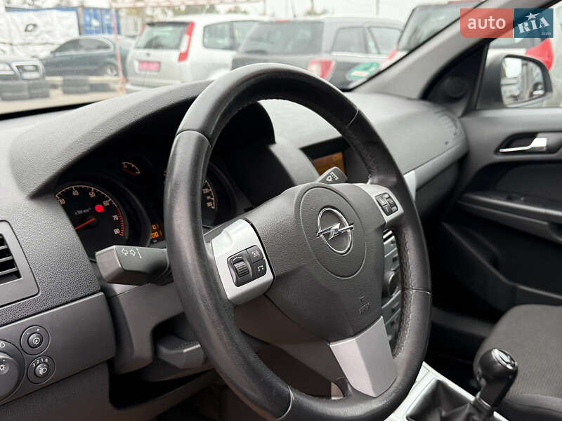 Универсал Opel Astra 2010 в Виннице