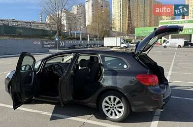 Универсал Opel Astra 2011 в 