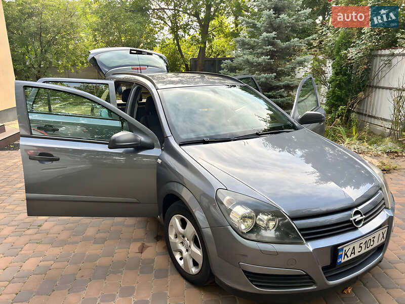 Универсал Opel Astra 2005 в Киеве