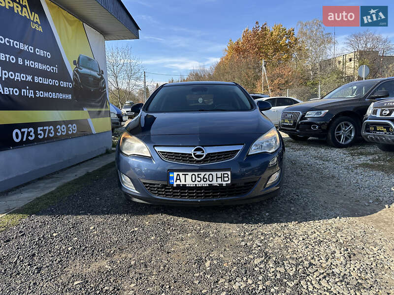 Хэтчбек Opel Astra 2010 в Ивано-Франковске