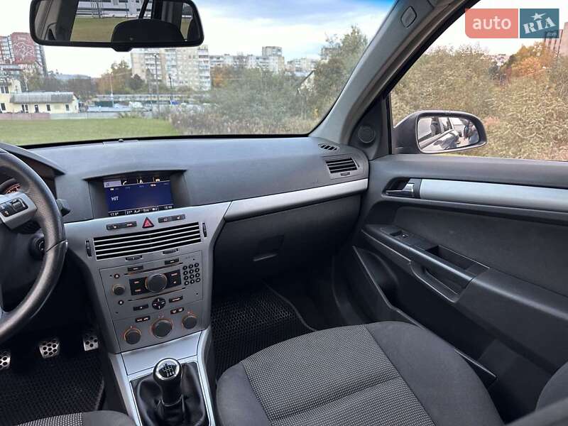 Універсал Opel Astra 2008 в Львові