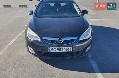 Універсал Opel Astra 2011 в Львові