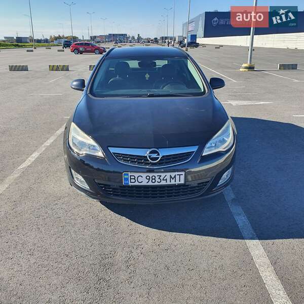 Opel Astra 2011