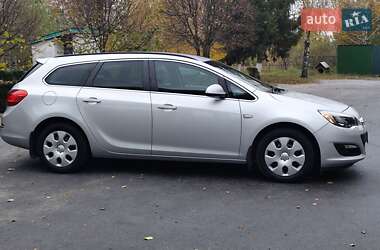 Універсал Opel Astra 2014 в 