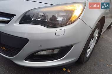 Універсал Opel Astra 2014 в 