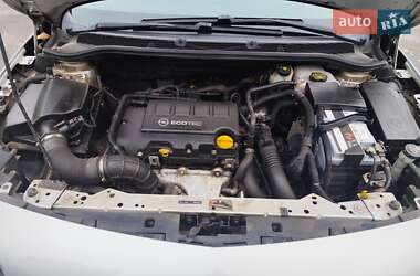 Універсал Opel Astra 2014 в 
