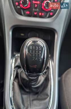 Універсал Opel Astra 2014 в 