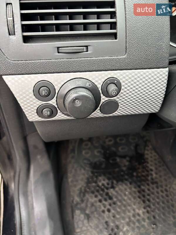 Хэтчбек Opel Astra 2005 в Киеве фото 18 Хэтчбек Opel Astra 2005 в Киеве