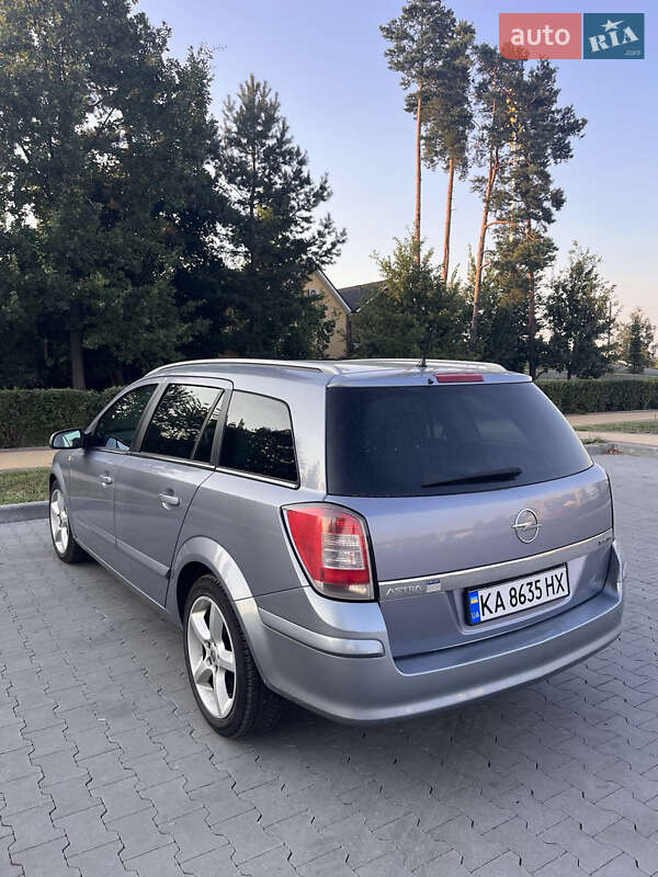 Універсал Opel Astra 2006 в Бучі