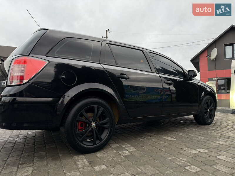 Универсал Opel Astra 2010 в Ивано-Франковске