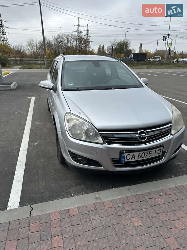 Универсал Opel Astra 2008 в Славянске