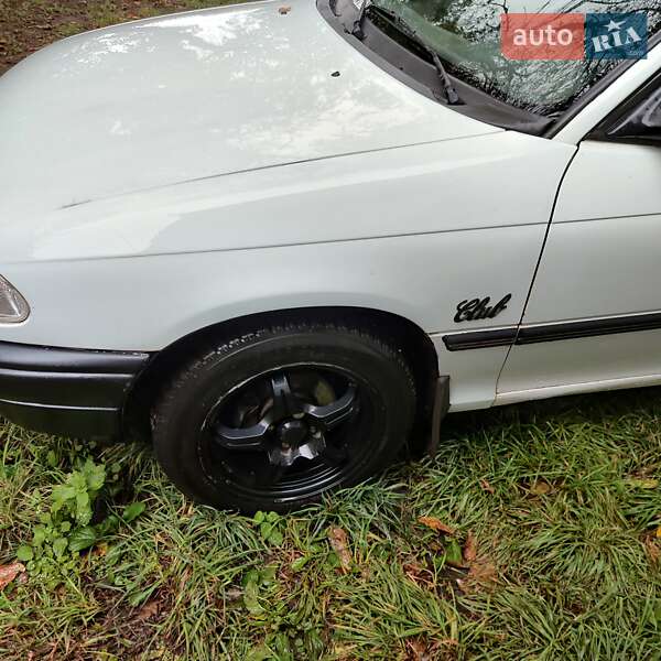Хетчбек Opel Astra 1995 в Корсунь-Шевченківському