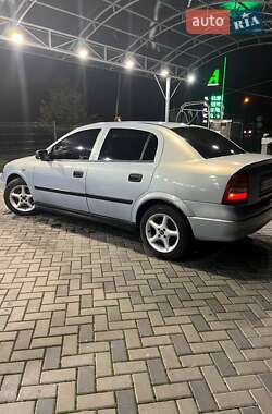 Седан Opel Astra 2005 в  фото 3 Седан Opel Astra 2005 в