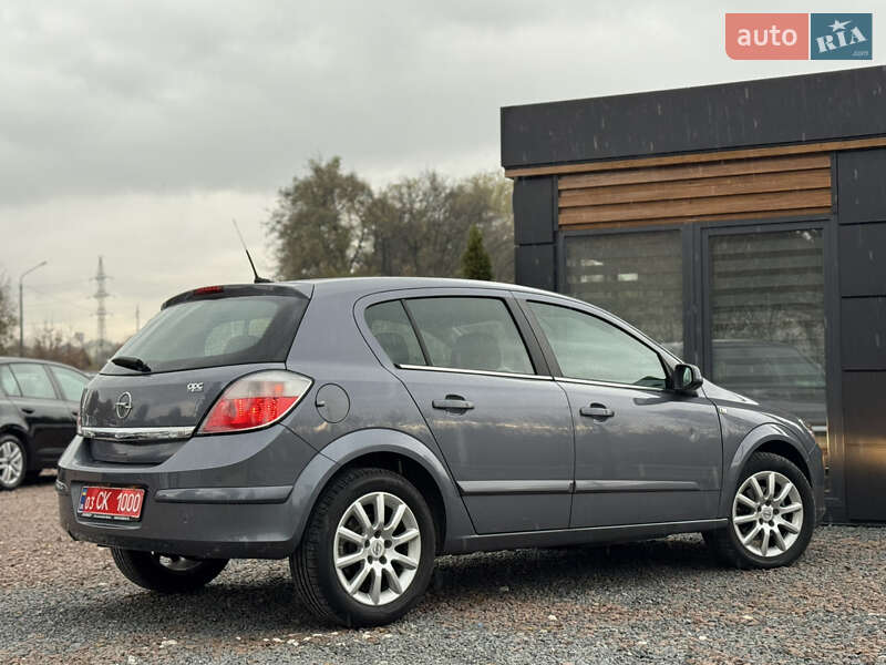 Хэтчбек Opel Astra 2005 в Дрогобыче