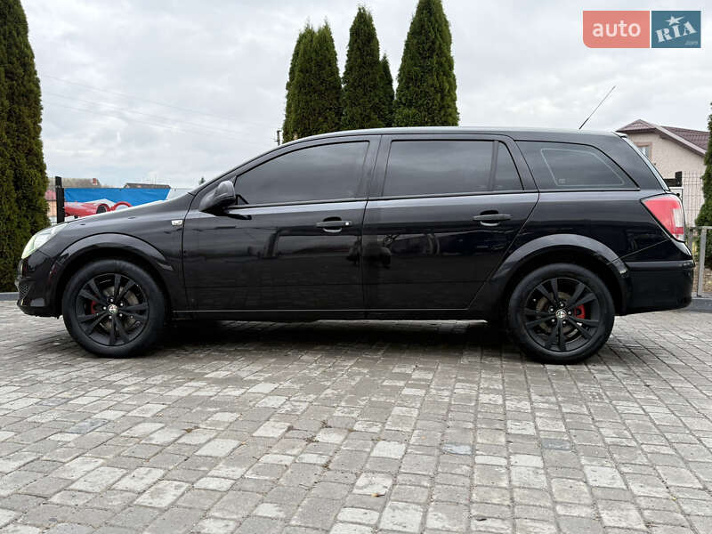 Универсал Opel Astra 2010 в Ивано-Франковске