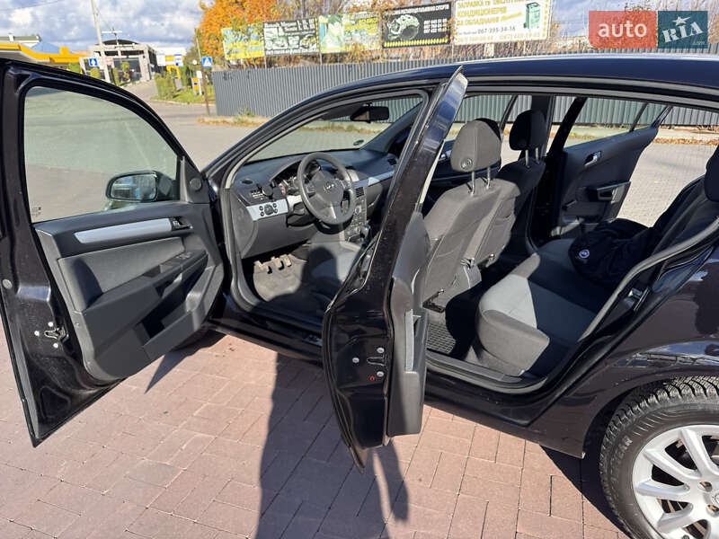 Хэтчбек Opel Astra 2005 в Ровно фото 16 Хэтчбек Opel Astra 2005 в Ровно