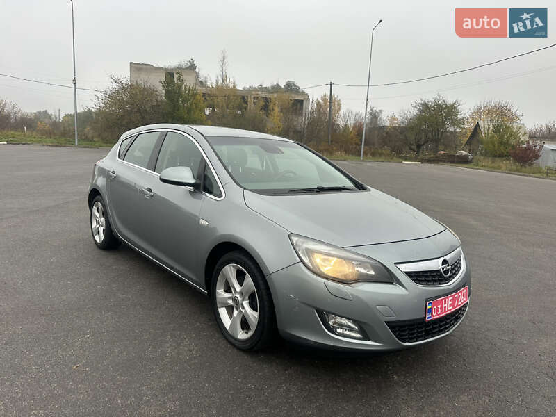 Opel Astra 2010 Opel Astra 2010