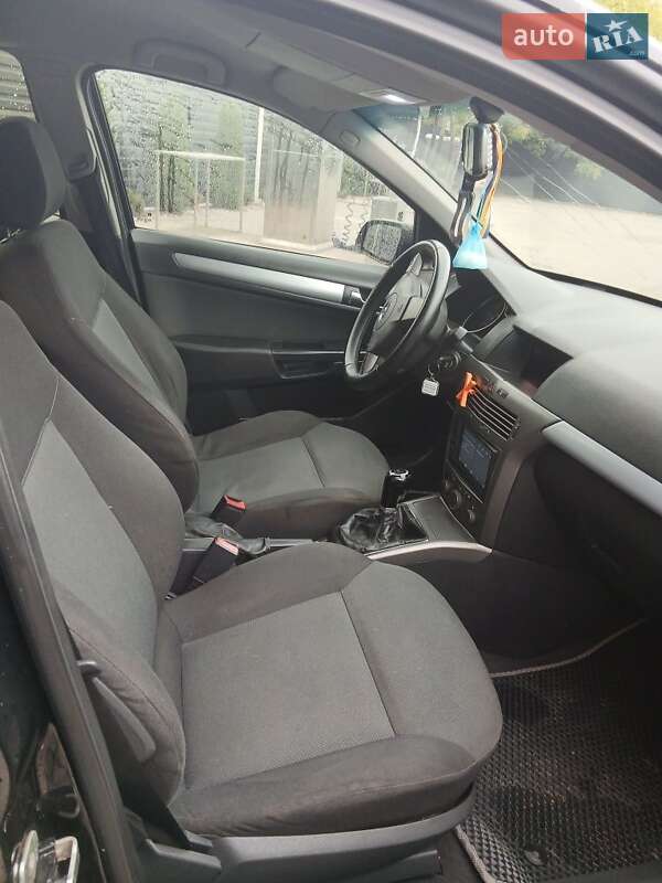 Универсал Opel Astra 2006 в Ивано-Франковске