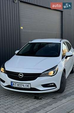 Универсал Opel Astra 2017 в Калуше