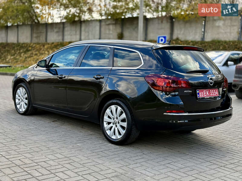 Универсал Opel Astra 2016 в Тернополе