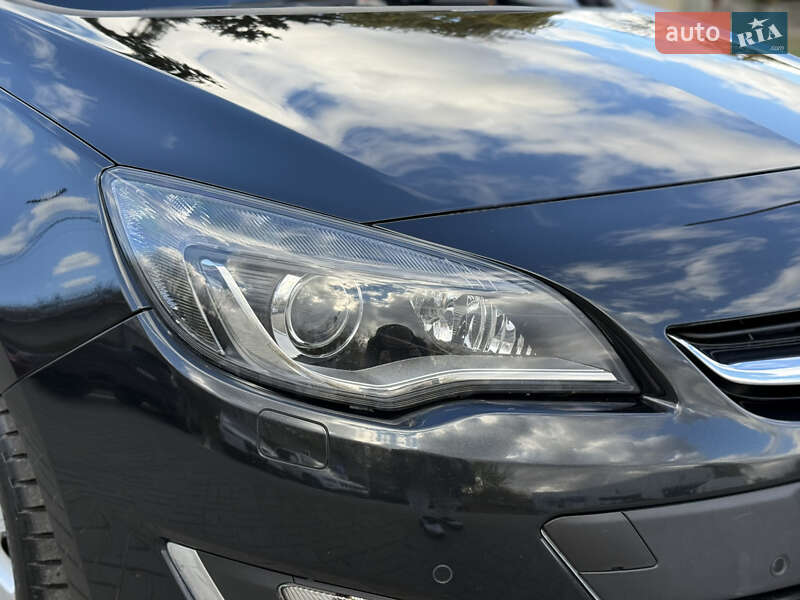 Универсал Opel Astra 2016 в Тернополе