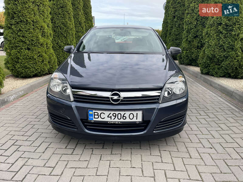 Хэтчбек Opel Astra 2006 в Городке