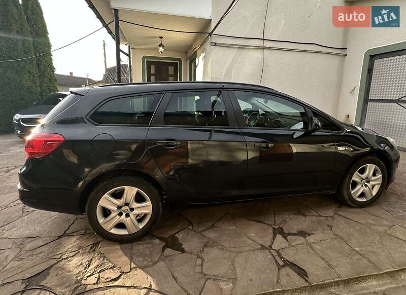 Универсал Opel Astra 2012 в Черновцах фото Универсал Opel Astra 2012 в Черновцах