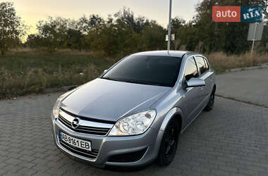 Хэтчбек Opel Astra 2007 в Тульчине