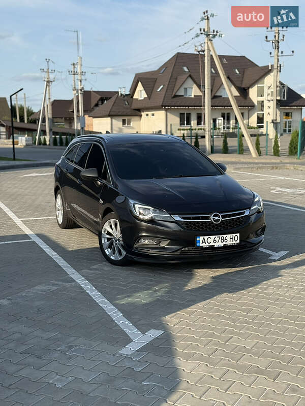 Універсал Opel Astra 2016 в Луцьку