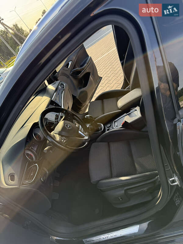 Універсал Opel Astra 2016 в Луцьку