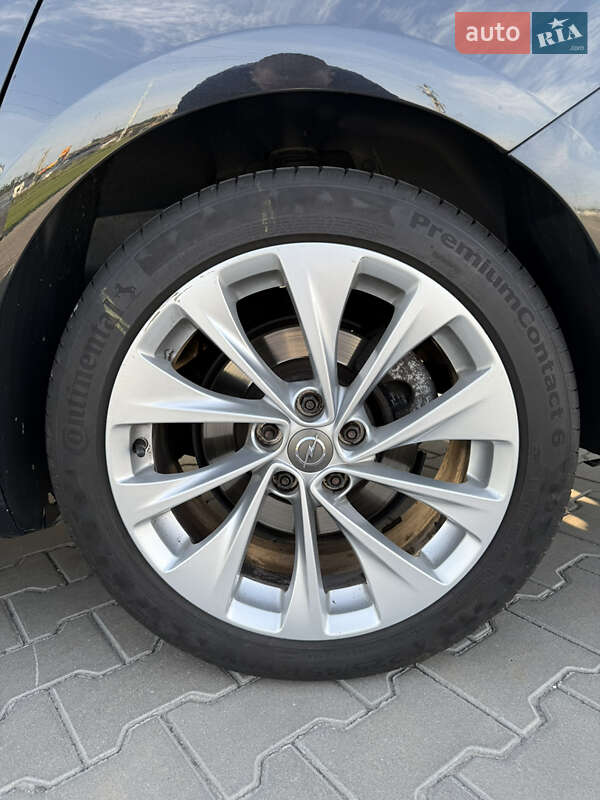 Універсал Opel Astra 2016 в Луцьку