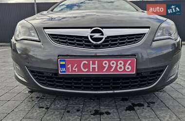 Универсал Opel Astra 2010 в 