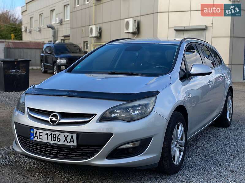 Универсал Opel Astra 2015 в Днепре