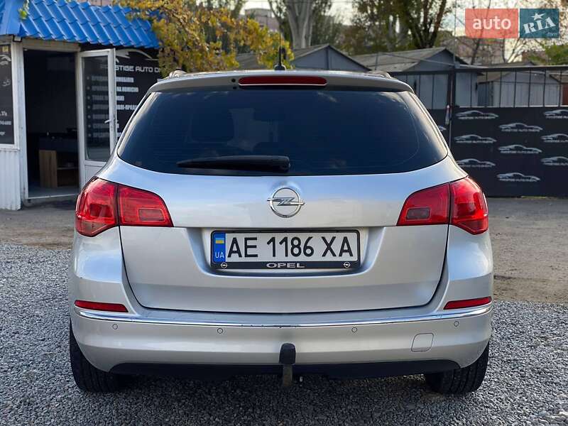 Универсал Opel Astra 2015 в Днепре