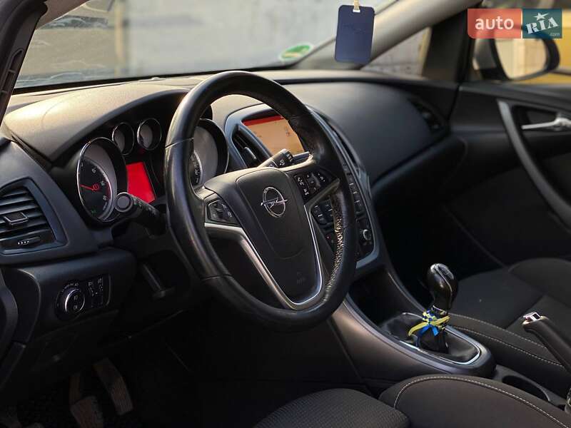 Универсал Opel Astra 2015 в Днепре