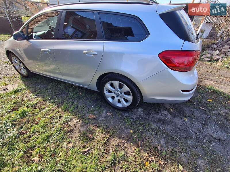 Универсал Opel Astra 2011 в Коростене фото 3 Универсал Opel Astra 2011 в Коростене