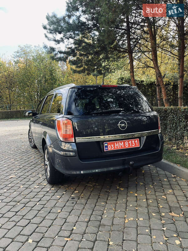 Универсал Opel Astra 2010 в Луцке фото 7 Универсал Opel Astra 2010 в Луцке