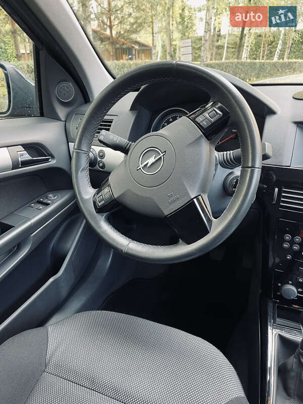 Универсал Opel Astra 2010 в Луцке фото 22 Универсал Opel Astra 2010 в Луцке