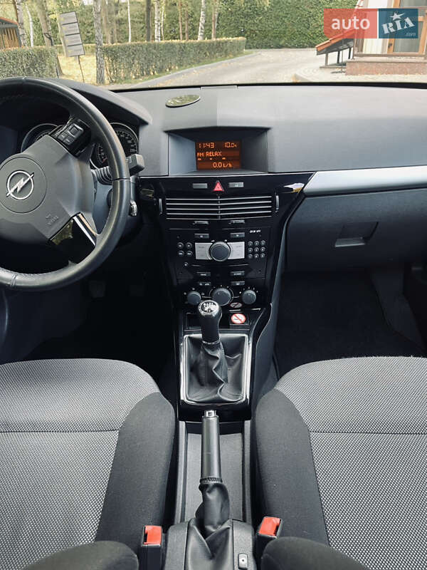 Универсал Opel Astra 2010 в Луцке фото 23 Универсал Opel Astra 2010 в Луцке