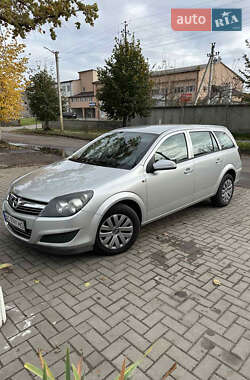 Універсал Opel Astra 2009 в Луцьку