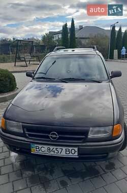 Универсал Opel Astra 1996 в Самборе