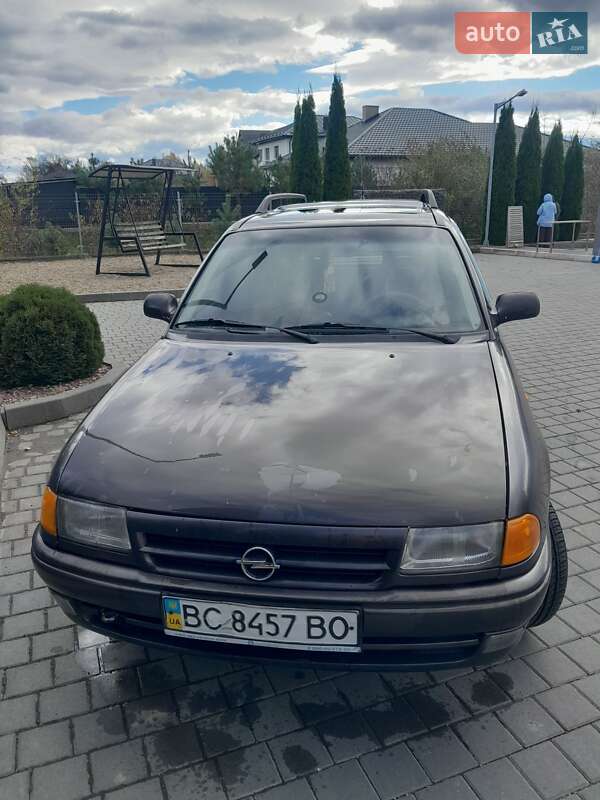 Універсал Opel Astra 1996 в Самборі